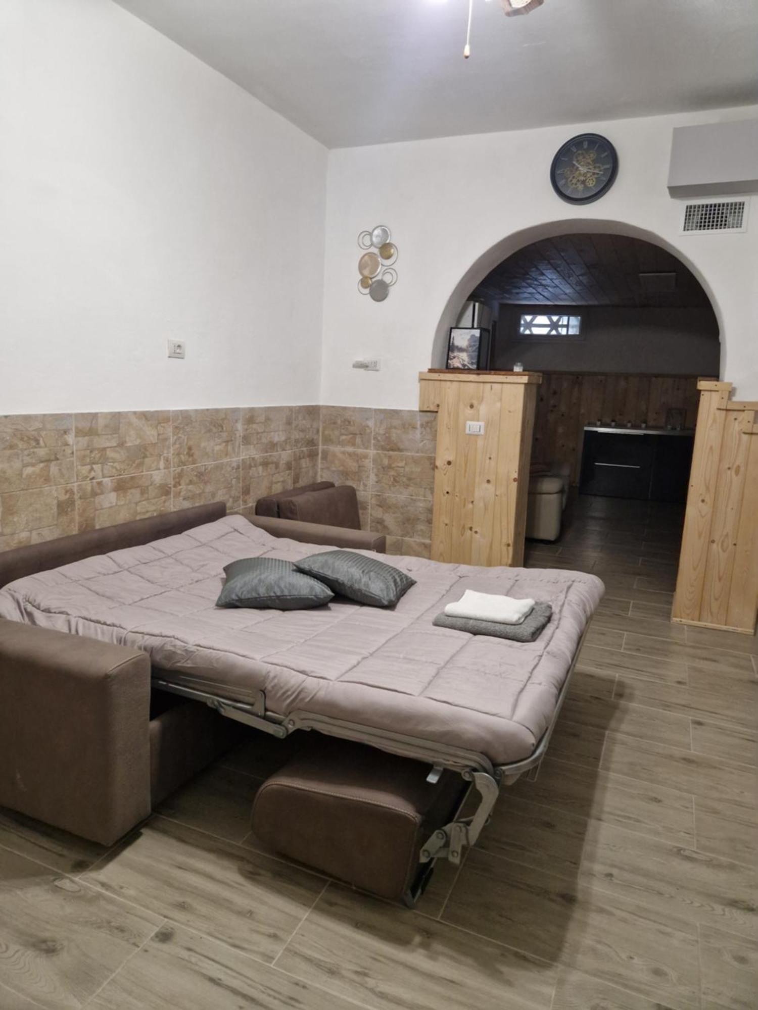 Underground Home Vicino Metropolitana Comasina Cormano Dış mekan fotoğraf